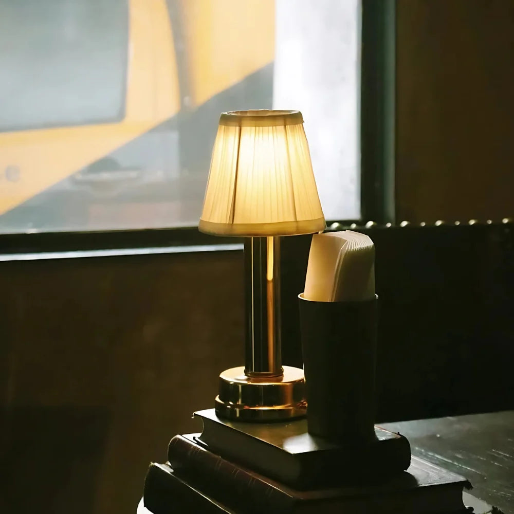 Retro Elegance Table Lamp
